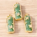 Pendenti in finta giada a forma di bambù con accenti di foglie d'oro per gioielli - Verde