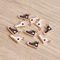 Pendentifs de baskets en émail noir et blanc avec finition dorée pour la création de bijoux - Lot de 10 / Rose vif