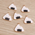 DIY Emaille Onigiri Anhänger mit niedlichen Gesichtern und Goldhaken zum Basteln - Weiß
