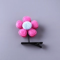 Barrette à cheveux fleur en peluche double couche avec pétales roses et centre bleu - Rose rouge