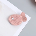 Lindo pasador de pelo de pez rosa tejido con diamantes de imitación y base plata - Pez rosa