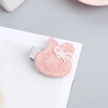 Pinza para el pelo de conejo de punto rosa con lazo de perlas y base de cinta - Conejo Rosa