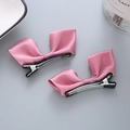 Par de dulces pinzas para el cabello con lazo rosa de satén y clips de metal plateado - Rosa
