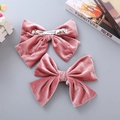 Lot de barrettes à nœuds en velours rose avec fermoir métallique et texture douce - Épingle à cheveux / Rose