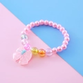 Kinderperlenarmband in Rosa mit bunten Akzenten und großem Schmetterlingsanhänger - Rosa