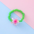 Anello di perline verdi sfaccettate con un ciondolo a stella trasparente color caramella - Stile Stella / Verde