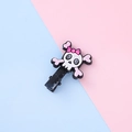 Barrette crâne d'Halloween avec nœud rose et os croisés sur pince crocodile noire - Crâne 1