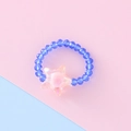 Anello elastico con perline sfaccettate blu scuro e ciondolo a stella rosa cangiante - Stile Stella / blu trasparente