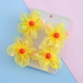 Lot de quatre barrettes à fleurs en tulle jaune fait main avec des perles colorées - Ensemble de Fleurs / Jaune