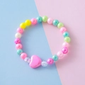Pulsera de cuentas macaron de colores para niña con colgante de corazón rosa brillante - Pulsera