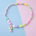 Collar de cuentas acrílicas para niñas con dije de unicornio arcoíris y corazones - Collar