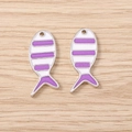 Cartoon visbedeltjes in wit en paars emaille voor DIY sieraden en oorbellen - Zilver Paars Gestreepte Vis