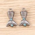 Pendentifs queue de sirène étincelants en gris métal avec des strass bleu ciel - 5 Pièces / Bleu Noir