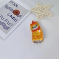 Molletta per capelli a forma di gatto in acrilico con cappello e sciarpa natalizia - Gatto Giallo con Cappello di Natale (xh72)