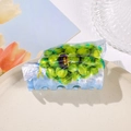 Pince à cheveux en acrylique bleu clair avec imprimé raisin vert et finition acétate - Bouquet 8.5cm