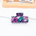Große Haarspange mit floralem PVC-Muster, rosa und blaue tropische Blumen auf Weiß - 8.3cm / Lila Blume