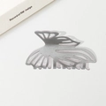 Pinza para el pelo de mariposa con purpurina plateada y diseño de alas troqueladas - Plateado / 9cm