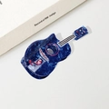 Pince à cheveux en forme de guitare bleue marbrée avec notes de musique et strass élégants - Bleu marine
