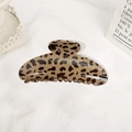 Eleganter Haarklammer mit Leopardenmuster aus glänzendem braunem Harz für Damen - Halbkreis-Stil