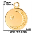 Vista detallada del colgante dorado de luna y estrella de 20 mm por 16 mm - Dorado