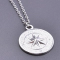Silberne Kompass-Halskette aus Edelstahl mit achtzackigem Stern und mattierter Oberfläche - Anhänger Halskette Set / Stahlfarben