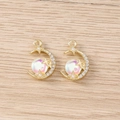 Vue détaillée des pendentifs lune et étoile baroque avec strass et perles colorées - 5 Pièces / Or Blanc Étoile Lune