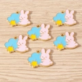 Detailansicht der DIY Emaille Hasen und Stern Anhänger mit goldenen Ösen für Schmuck - 10er Pack / Wolken Hase