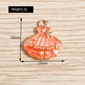Detailansicht eines Muschelanhängers mit rosa Emaille und Summer-Text für DIY-Schmuck - Orange Sommer Buchstaben Muschel Anhänger (YD525chengse) / 10er Pack / Orange