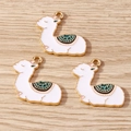 Set mit drei niedlichen weißen Emaille-Alpaka-Anhängern mit Goldrand für DIY-Schmuckherstellung - 10er Pack / Grünes Lama