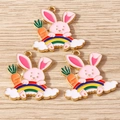 Süße Cartoon Hasen Anhänger mit Karotten und Regenbogen Emaille für DIY Schmuck - 10er Pack / Rosa Hase Karotte