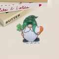 St. Patrick's Day Gnome Haarklammer mit Kleeblatt-Design auf cremefarbenem Grund - Fahnenhaltender Gnom (Stil B)