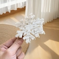 Pinza de pelo de acetato en forma de copo de nieve blanco con brillantes de imitación - Copo de Nieve Blanco con Textura