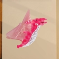 Pterosauriër haarklem van roze en wit acetaat materiaal met marmeren textuur - Roze 8.5cm