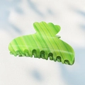 Summer candy-colored acetate hair claw clip in lime green gradient striped shell design - 10.2cm / Green