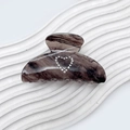 Brown marble pattern hair claw clip featuring a sparkling rhinestone heart decoration - 8cm / Brown