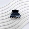 Pince à cheveux minimaliste motif marbre avec dents en métal argenté pour femmes - Noir 3.9cm