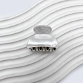 Mini pince à cheveux en acrylique avec motif marbre blanc et dents en métal argenté - Blanc Perle 3.9cm