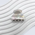 Mini pince à cheveux en acrylique au fini aurore irisé avec dents en métal argenté - Blanc Sirène 3.9cm