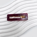 Pince à cheveux élégante en acrylique motif marbre bordeaux profond avec ressort doré - Bordeaux