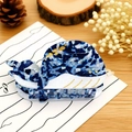 Pinza para el pelo con forma de ballena en acetato azul y blanco con detalles dorados - Delfín Azul (8.6cm)