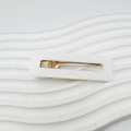 Fermaglio per capelli rettangolare bianco minimalista con clip in metallo dorato - 6.7cm / Quadrato Traforato Bianco