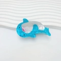 Pinza de pelo con forma de delfín en acetato azul y blanco perlado con estilo marino - Delfín Azul