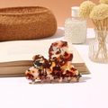 Verspielte Haarklammer in Hundeform aus Harz mit bernsteinfarbenem Schildpattmuster - Bernstein 7.6cm