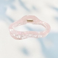 Eleganter bonbonfarbener hellrosa schillernder Haarklammer mit welligem Rahmendesign - 9.7cm / Pfirsichrosa