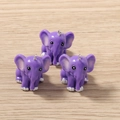 Tre ciondoli a forma di elefante viola in resina con anelli d'argento per gioielli e collane - Elefante
