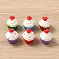 Σετ 6 πολύχρωμα μενταγιόν cupcake από ρητίνη με καρδιές για δημιουργία κοσμημάτων - 5 Τεμάχια / Πολύχρωμο