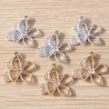 Verfijnde vlinder hangers in goud en zilver met strassteentjes voor DIY sieraden maken - 10 Stuks Verpakking / Meerkleurig
