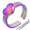 Detalle de anillo corazón arcoíris con banda de triple cuenta y diámetro interno de 1,7 cm - Arcoíris