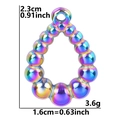 Regenbogenfarbener Edelstahltropfenanhänger mit Maßen von 2,3 cm mal 1,6 cm - Regenbogen Stil