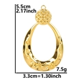 Dettaglio del ciondolo a goccia martellato con misure precise di 5,5cm e finitura oro - Colore Oro (Solo Pendente)